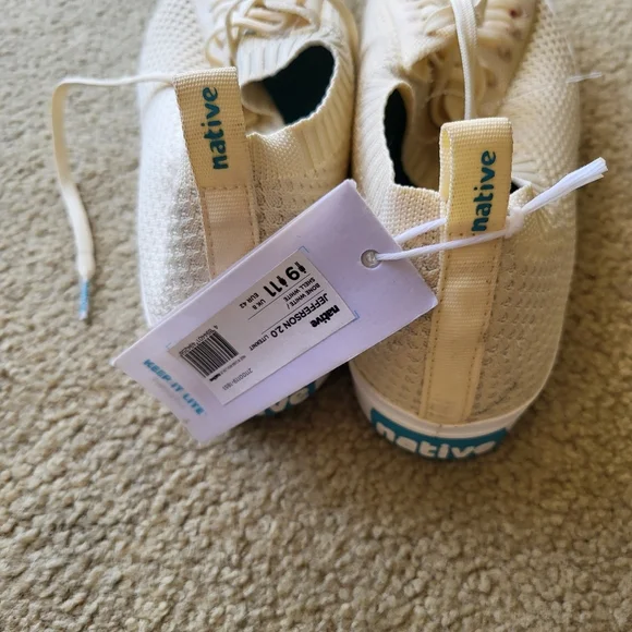 Native Cream Sneakers Low-Top Minimalist Design - Picture 3 of 7